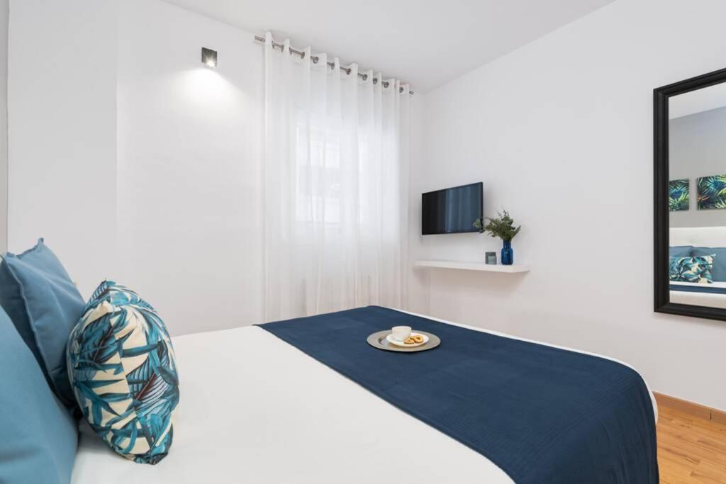 Lodging Apartments Villa De Gracia 2 Bedroom Cozy Apartment Barcelone Extérieur photo